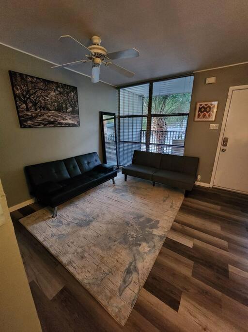 Blue Shark *W7* @ Montrose 1Br Private King Loft Apartment Houston Exterior photo